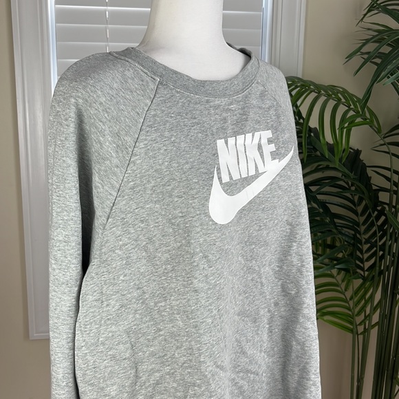 Nike Essential Fleece Sweater - Picture 5 of 6